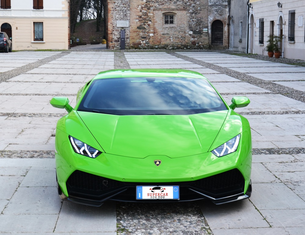 Noleggio auto di lusso sul Lago di Garda